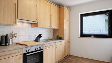 Refrigerador, horno, placa de cocina, lavavajillas