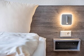 1 habitación, tabla de planchar con plancha, wifi gratis y ropa de cama 