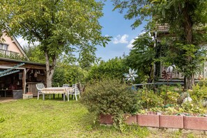 Outdoor dining - Apartment 'Gita' with Lake View, Private Garden and Wi-Fi (Öhningen)