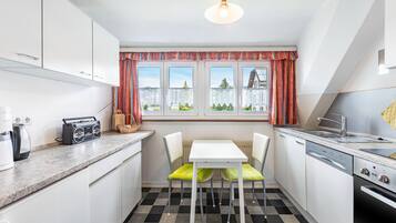 Kühlschrank, Ofen, Herdplatte, Geschirrspüler