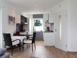 Kühlschrank, Ofen, Herdplatte, Geschirrspüler