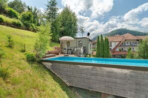 Pool - Caravan 'Poolhouse' with Mountain View, Private Pool and Wi-Fi (Bad Wildbad)