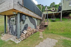 Property grounds - Caravan 'Poolhouse' with Mountain View, Private Pool and Wi-Fi (Bad Wildbad)