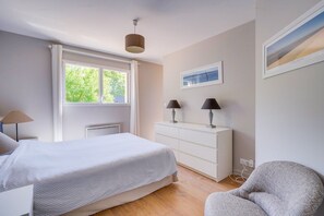 4 bedrooms, iron/ironing board, Internet, bed sheets - Beautiful house in Le Bouscat with pool & parking (Le Bouscat)