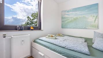 1 bedroom, free WiFi, bed sheets