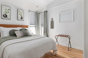 2 室のベッドルーム、アイロン / アイロン台、WiFi、ベッドシーツ