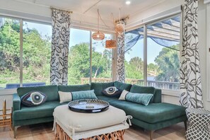 Televisión, oficina