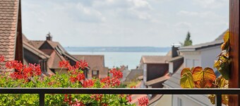 Apartment '2' with Lake View, Private Garden and Wi-Fi