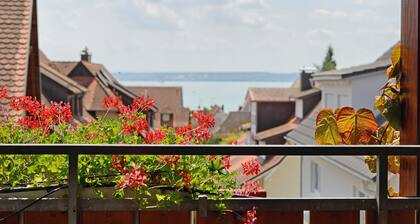 Apartment '2' with Lake View, Private Garden and Wi-Fi