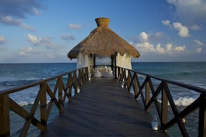 المنطقة المحيطة بالمنشأة