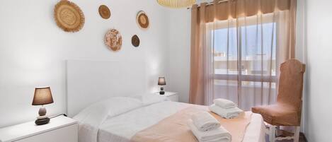 3 makuuhuonetta, silitysrauta/-lauta, ilmainen Wi-Fi, vuodevaatteet