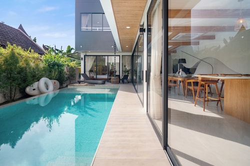 Family Oasis Pool & Beach Nearby V191