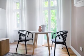 Dining - Blueground | Alt-Treptow, balcony, nr Spreeufer (Berlin)