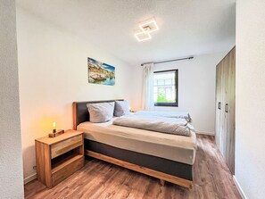 4 室のベッドルーム、旅行用ベビーベッド、WiFi (無料)