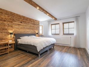 3 chambres, fer et planche à repasser, accès Internet