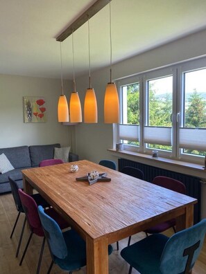 House | Dining - Holiday Home Near Winterberg With Sauna (Winterberg)
