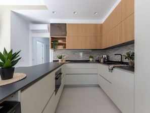 Fridge, microwave, oven, dishwasher