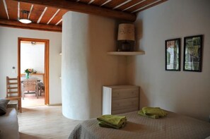 3 bedrooms, iron/ironing board, WiFi