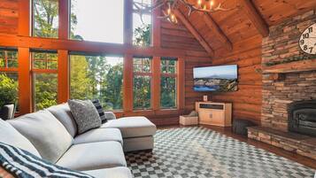 Smart TV, fireplace, video games, table tennis