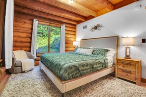 4 bedrooms, iron/ironing board, travel cot, free WiFi