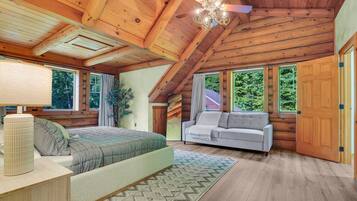 4 bedrooms, iron/ironing board, travel crib, free WiFi