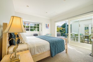 2 عدّة غرف نوم ومكواة/لوح كي وواي فاي مجانًا وملاءات أسرّة