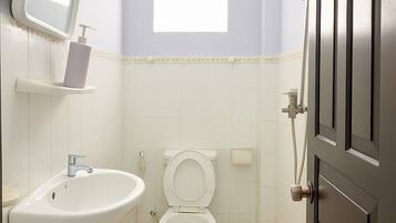 Dusche, Handtücher, Shampoo