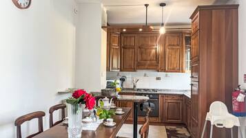 Frigorifero, pentole/stoviglie/utensili