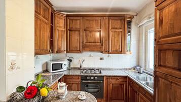 Frigorifero, pentole/stoviglie/utensili