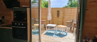 New house with terrace and parking, 900 m from center, 1.5km from beach,