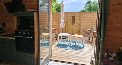 New house with terrace and parking, 900 m from center, 1.5km from beach,