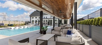 Charming Magnolia Retreat - Clubhouse & Gym Access