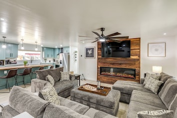 Flagstaff Vacation Rental | 5BR | 3BA | 2,700 Sq Ft | 1 Step Required