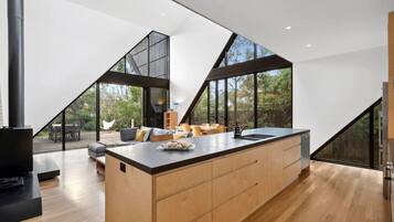 Smart TV, fireplace, DVD player, books