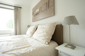 ชาเลท์ | 2 ห้องนอน, ตกแต่งพิเศษโดยเฉพาะ, ผ้าปูที่นอน