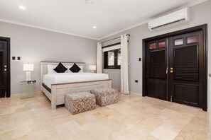 5 bedrooms, in-room safe, desk, iron/ironing board