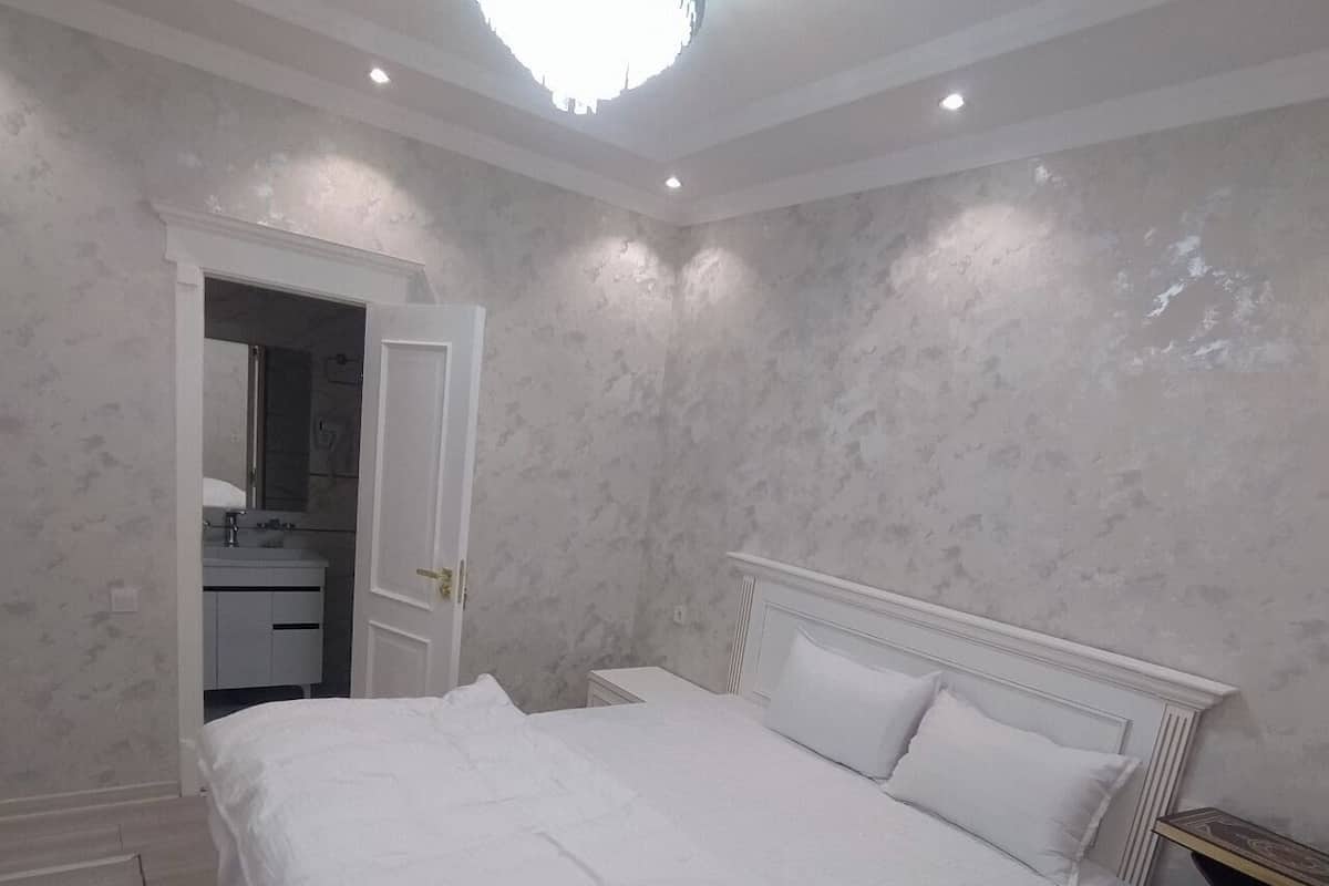 Doppia Comfort, vista città | Biancheria da letto ipoallergenica, minibar, una scrivania