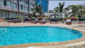 2 piscinas al aire libre