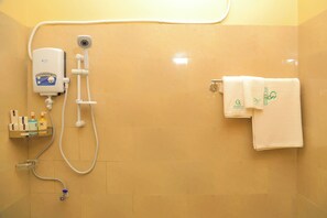Deluxe Double Room | Bathroom | Bathrobes, slippers - country sights Hotel Bulisa (Bulisa)