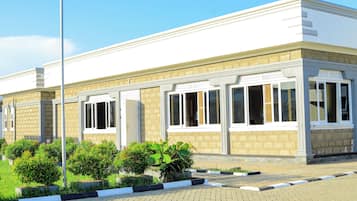 واجهة المنشأة