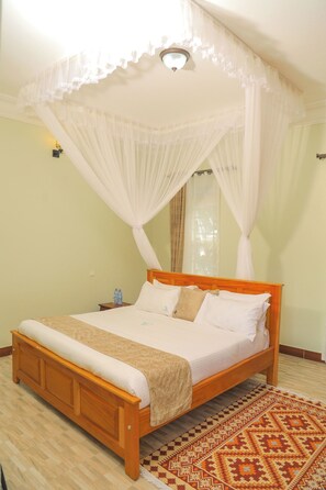 Iron/ironing board, free WiFi - country sights Hotel Bulisa (Bulisa)