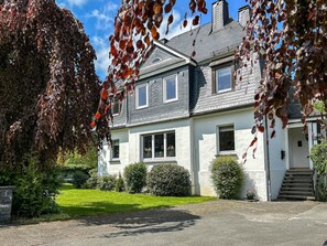 House | Exterior - Holiday Home Near Winterberg With Garden (Winterberg)