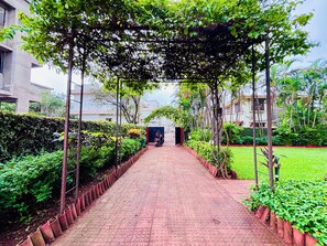 32-inch LED TV with cable channels - Bailey's Castle Villa (Khandala)