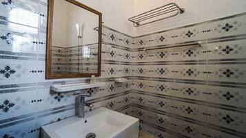 Shower, free toiletries, hair dryer, soap