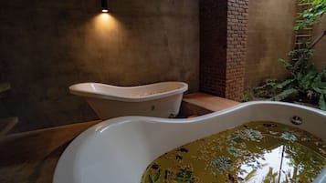 雙人療程室、深層組織按摩、身體去角質、臉部療程、印度傳統養生療程、美甲與護足