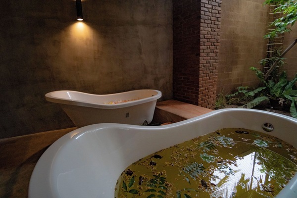 Couples treatment rooms, deep-tissue massages, body scrubs, facials