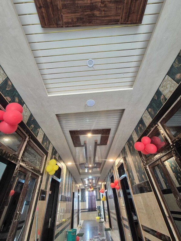 Lobby - Radha rani seva sadan (Mathura)