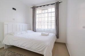Deluxe-Apartment, Stadtblick | 2 Schlafzimmer, kostenloses WLAN, Bettwäsche