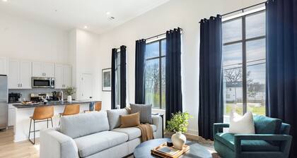 New Build Condo Walk to Dining, Nightlife & Music Near Midtown | Heights #401