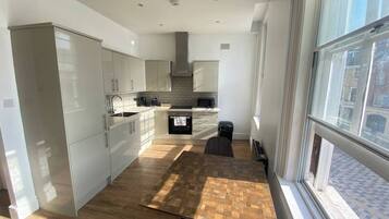 Fridge, oven, stovetop, toaster